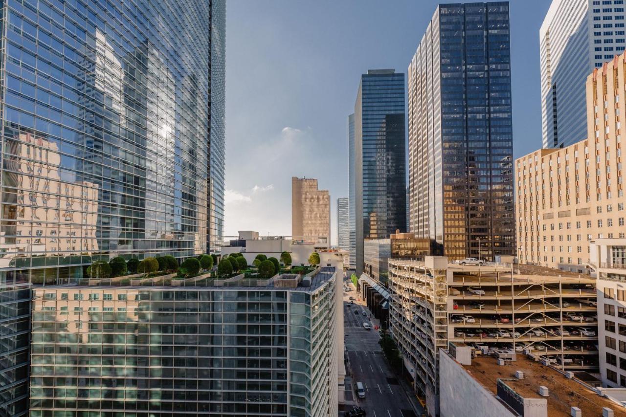 Jw Marriott Houston Downtown Hotell Exteriör bild
