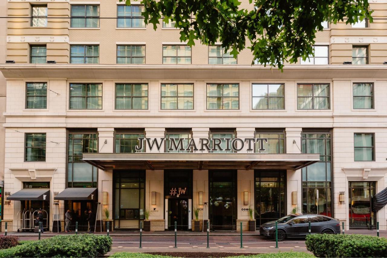 Jw Marriott Houston Downtown Hotell Exteriör bild