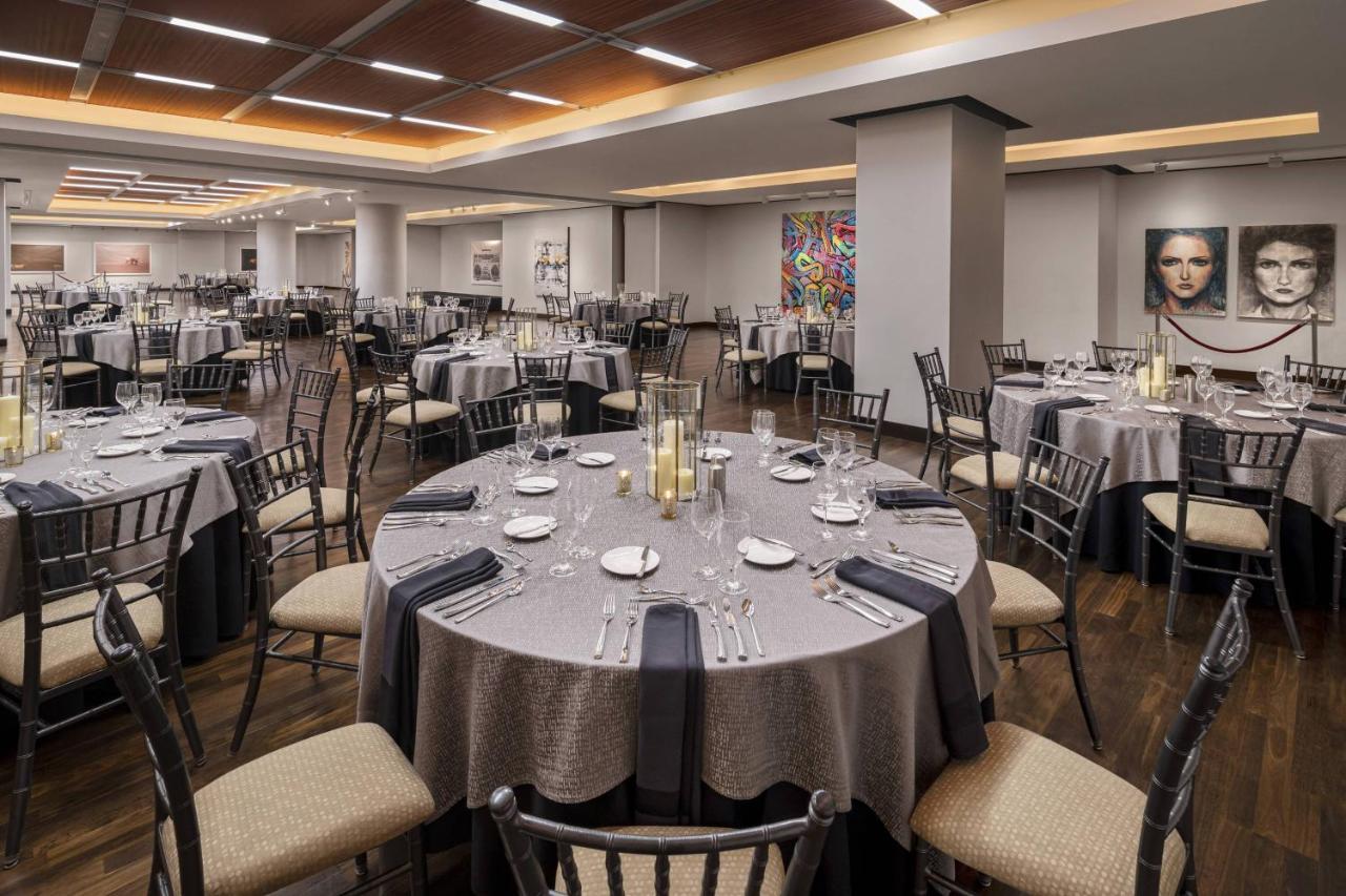 Jw Marriott Houston Downtown Hotell Exteriör bild